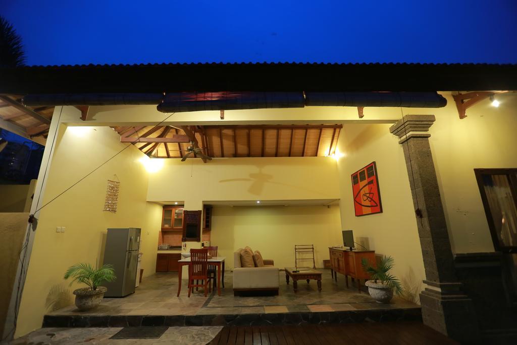 Putri Bali Villa Seminyak Exterior foto