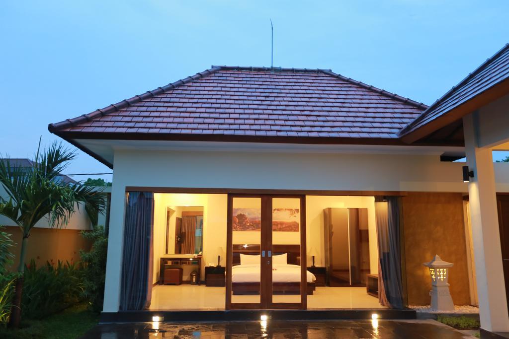 Putri Bali Villa Seminyak Exterior foto